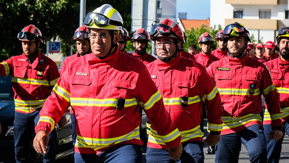 Estão hoje de parabéns os Bombeiros de Carnaxide!
