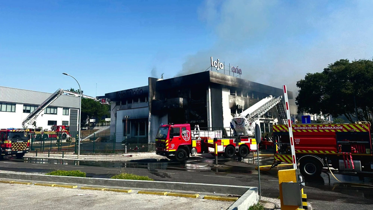 Incêndio em Carnaxide