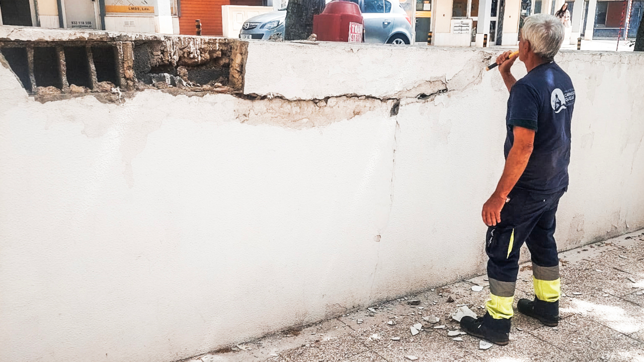 Reparação de Muro junto ao Mercado de Queijas