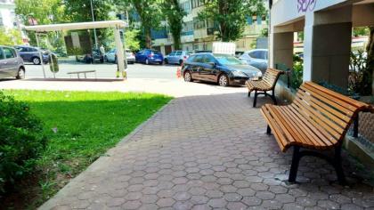 Instalação de Novos Bancos na Rua Manuel Teixeira Gomes